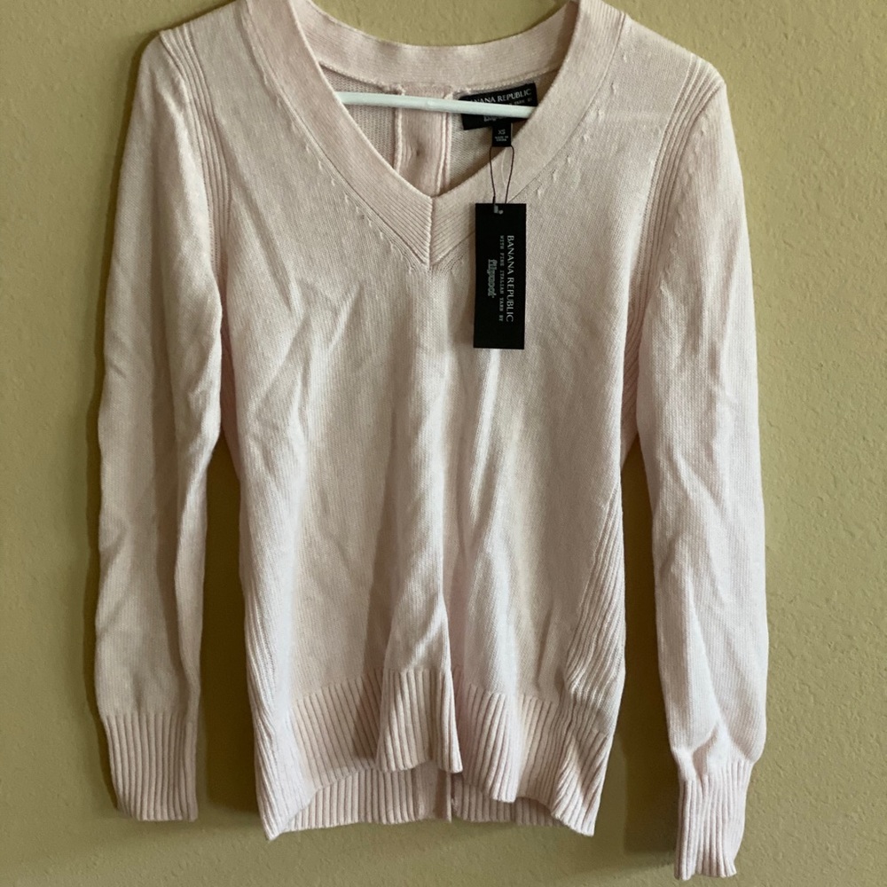 Banana republic sweater with tags
